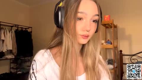 Catalina online show from November 30, 11:03 am