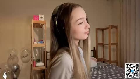 Catalina online show from December 14, 12:32 pm