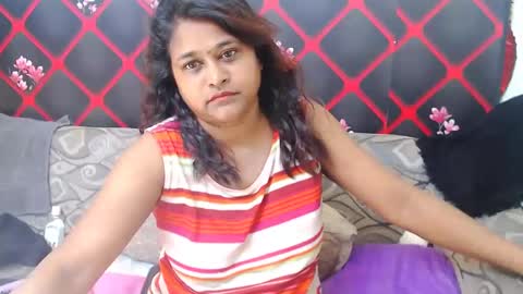 glitter candy online show from March 8, 8:22 am