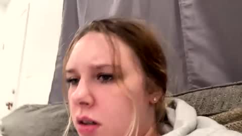 Snapshot of glitterem60 chatting on December 20, 12:52 am glitterem60 online show from December 20, 12:52 am