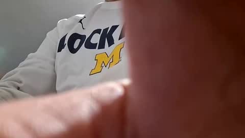 glizzy4u online show from April 12, 1:49 pm