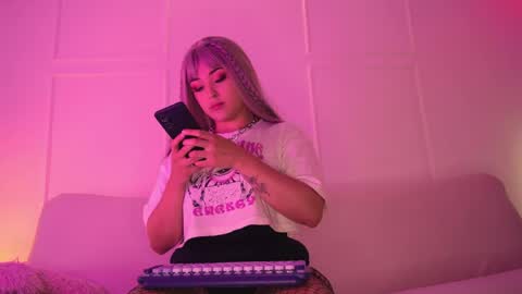 Mimi online show from May 29, 8:51 pm