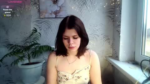 Snapshot of glossy_girl_1 chatting on November 20, 10:48 am Roxy online show from November 20, 10:48 am