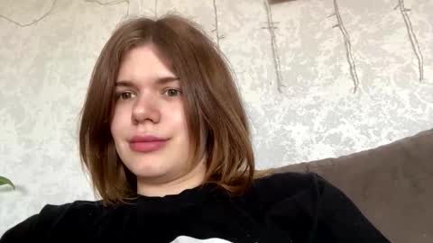 Snapshot of glossy_girl_1 chatting on April 26, 12:25 pm Roxy online show from April 26, 12:25 pm