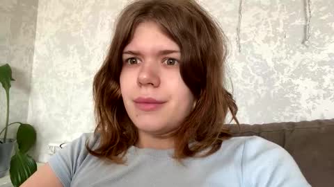 Snapshot of glossy_girl_1 chatting on May 17, 5:05 am Roxy online show from May 17, 5:05 am