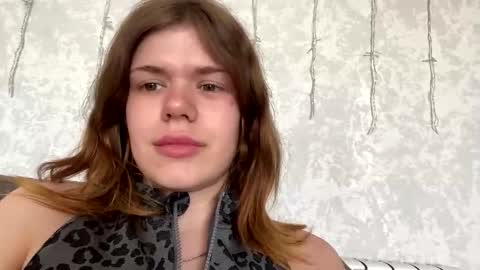 Snapshot of glossy_girl_1 chatting on May 22, 8:32 am Roxy online show from May 22, 8:32 am