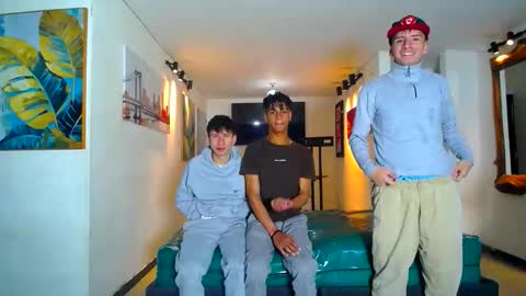 THOMAS AND DAMIAND online show from May 22, 1:06 pm