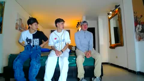 THOMAS AND DAMIAND online show from May 30, 1:19 pm