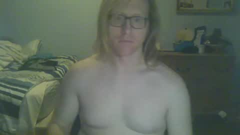 Snapshot of gnger31foru chatting on December 31, 12:25 pm Steven Meadow online show from December 31, 12:25 pm