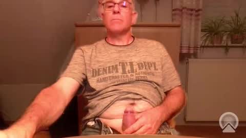 Snapshot of gngh1969 chatting on June 1, 10:00 pm gngh1969 online show from June 1, 10:00 pm