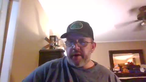 Snapshot of gobey33 chatting on October 4, 5:16 am IDKIDCIDGAF online show from October 4, 5:16 am