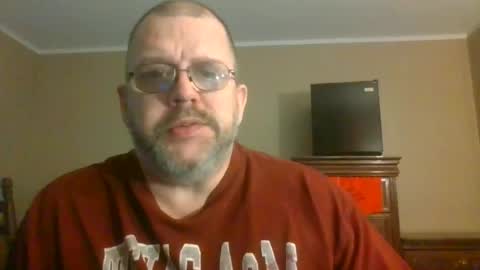 Snapshot of gobey33 chatting on June 18, 12:22 am IDKIDCIDGAF online show from June 18, 12:22 am