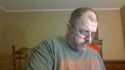 Snapshot of gobey33 chatting on July 2, 1:16 am IDKIDCIDGAF online show from July 2, 1:16 am