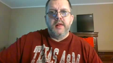 Snapshot of gobey33 chatting on July 14, 4:13 pm IDKIDCIDGAF online show from July 14, 4:13 pm