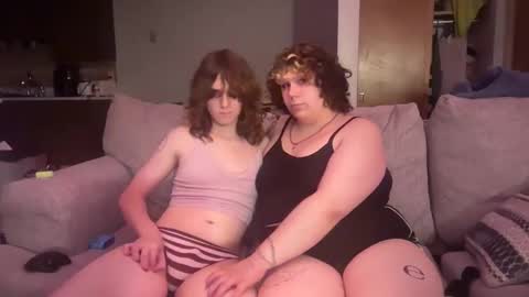 Snapshot of gockinmyrari chatting on June 2, 4:25 am gockinmyrari online show from June 2, 4:25 am