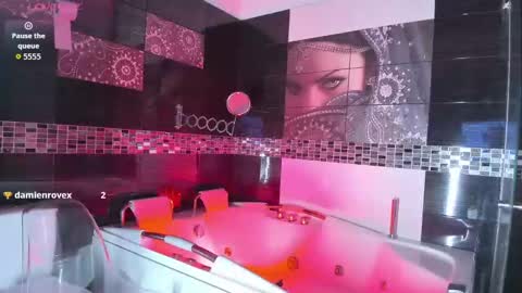 Snapshot of goddes_ahsley chatting on October 24, 5:48 am ahsley  online show from October 24, 5:48 am