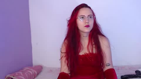 Snapshot of goddess_allison chatting on December 26, 3:31 pm goddess_allison online show from December 26, 3:31 pm