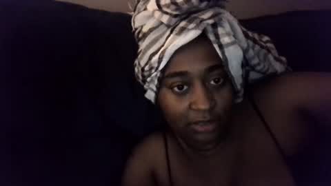 Snapshot of goddess_allure0 chatting on December 6, 6:04 am Goddess Allure0 online show from December 6, 6:04 am