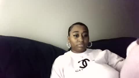 Snapshot of goddess_allure0 chatting on December 8, 2:18 am Goddess Allure0 online show from December 8, 2:18 am