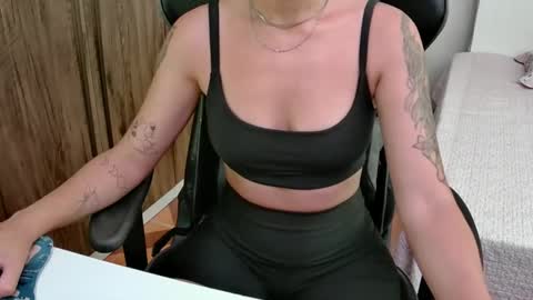 Snapshot of goddess_artemis_ chatting on January 15, 7:34 pm Fauna online show from January 15, 7:34 pm