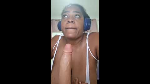 Snapshot of goddess_carrie chatting on April 30, 4:41 am GoddessCarrie online show from April 30, 4:41 am
