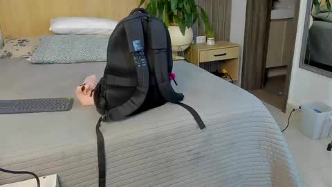 Snapshot of goddess_curvyy chatting on April 28, 11:37 am DIOSA online show from April 28, 11:37 am
