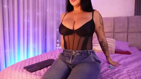 Snapshot of goddess_eli77 chatting on May 13, 3:04 am goddess_eli77 online show from May 13, 3:04 am