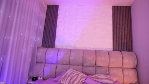Snapshot of goddess_eli77 chatting on May 22, 3:13 am goddess_eli77 online show from May 22, 3:13 am