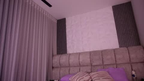Snapshot of goddess_eli77 chatting on May 30, 3:03 am goddess_eli77 online show from May 30, 3:03 am