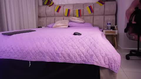 goddess_eli77 online show from July 3, 3:02 am