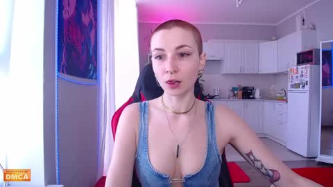 Elpis Foxter online show from May 4, 10:33 am