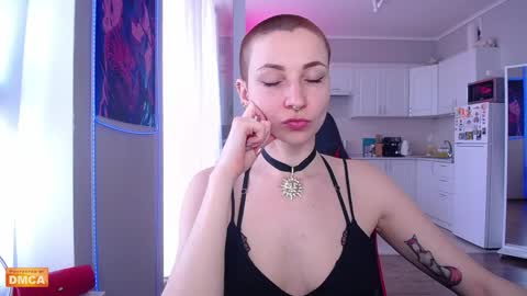 Elpis Foxter online show from May 7, 10:42 am