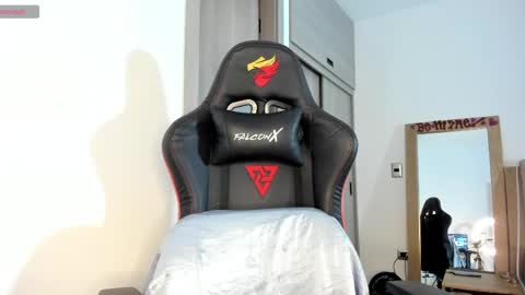 Snapshot of goddess_khaleesi chatting on April 25, 11:35 am Khaleesi online show from April 25, 11:35 am