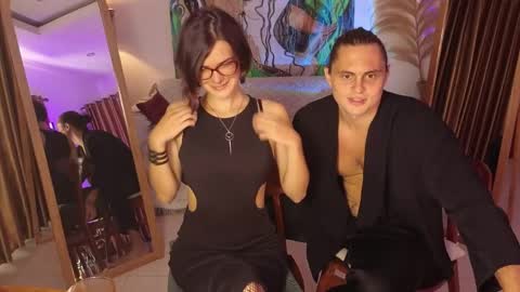   330 UTC2 girls   online show from May 29, 3:37 am