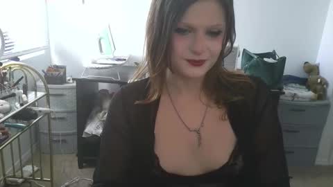 Snapshot of goddess_vertigo52 chatting on November 5, 5:02 pm Goddess of Insanity online show from November 5, 5:02 pm