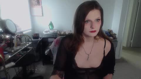 Snapshot of goddess_vertigo52 chatting on November 26, 4:52 pm Goddess of Insanity online show from November 26, 4:52 pm