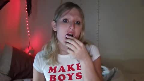 Snapshot of goddessalison chatting on January 11, 4:12 pm goddessalison online show from January 11, 4:12 pm