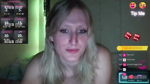 Snapshot of goddessalison chatting on January 17, 2:27 am goddessalison online show from January 17, 2:27 am