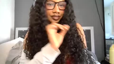 Snapshot of goddessdaisysky chatting on March 15, 7:42 pm Goddess Daisy Sky online show from March 15, 7:42 pm