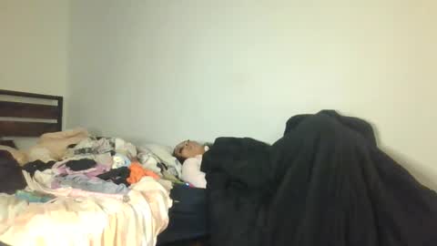 Snapshot of goddessdiiamond chatting on February 21, 12:39 pm goddessdiiamond online show from February 21, 12:39 pm