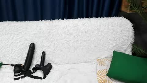 Snapshot of goddessemily_ chatting on January 15, 7:48 am goddessemily_ online show from January 15, 7:48 am