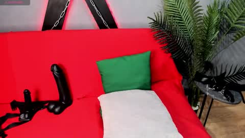 Snapshot of goddessemily_ chatting on September 20, 5:19 am goddessemily_ online show from September 20, 5:19 am