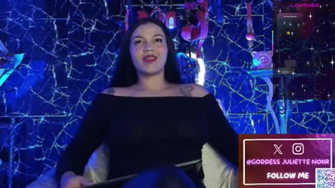 Snapshot of goddessjuliettenoiir chatting on February 27, 10:59 am Goddes Juliette Noiir online show from February 27, 10:59 am