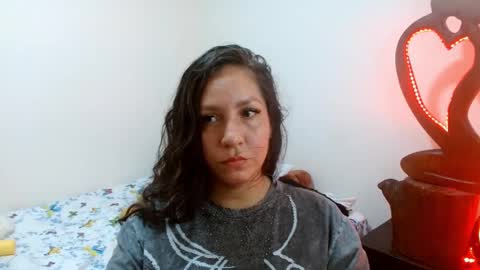 Snapshot of goddessnahi chatting on December 8, 11:51 pm Naih Reyes online show from December 8, 11:51 pm