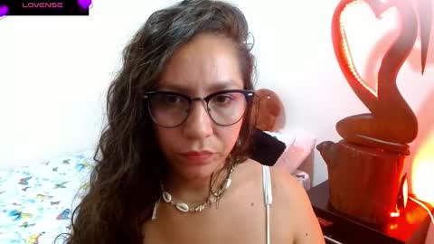 Snapshot of goddessnahi chatting on December 22, 5:23 am Naih Reyes online show from December 22, 5:23 am