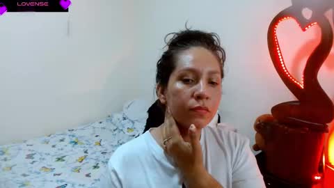 Snapshot of goddessnahi chatting on December 30, 5:15 am Naih Reyes online show from December 30, 5:15 am