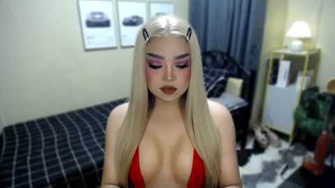 NATALIE HEART online show from June 26, 10:25 pm