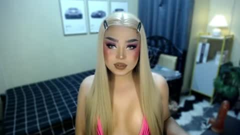NATALIE HEART online show from June 29, 1:55 pm