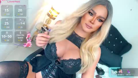 Miss Anna online show from January 13, 10:15 pm