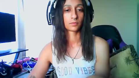 Snapshot of goddessvikkii chatting on February 4, 9:20 pm goddessvikkii online show from February 4, 9:20 pm